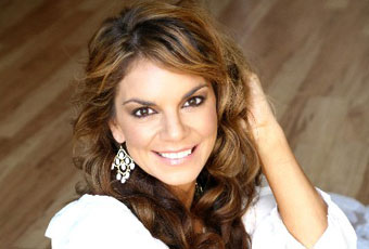 Presenter Amor Sitting
